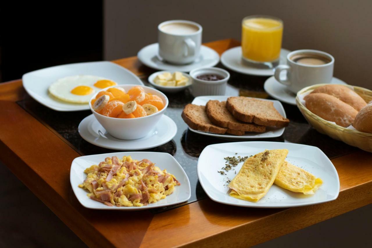 Ottavis Hotel&Café Chiclayo Buitenkant foto